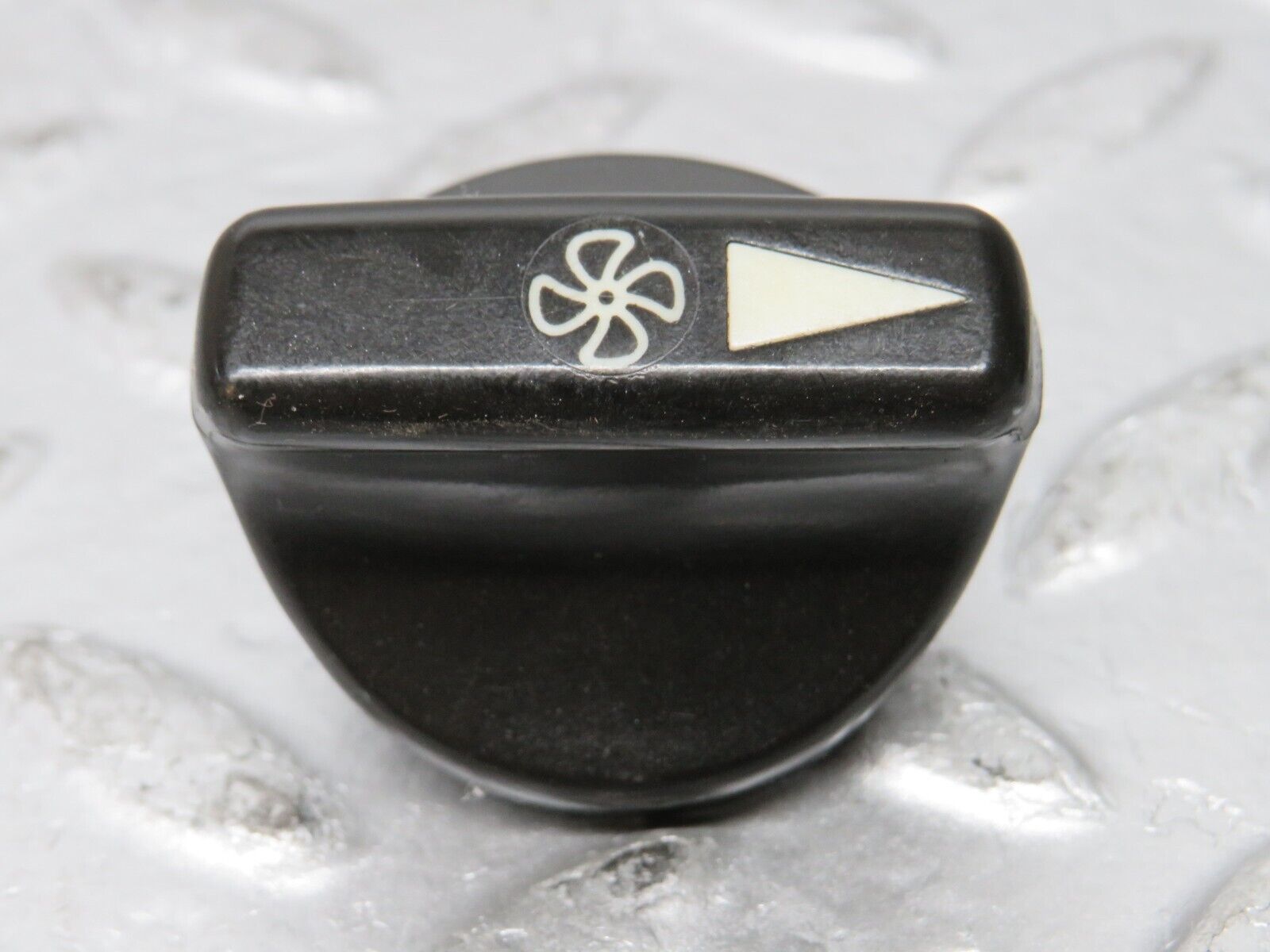 32183 Mercedes-Benz W123 230E Heater Control Knob Set