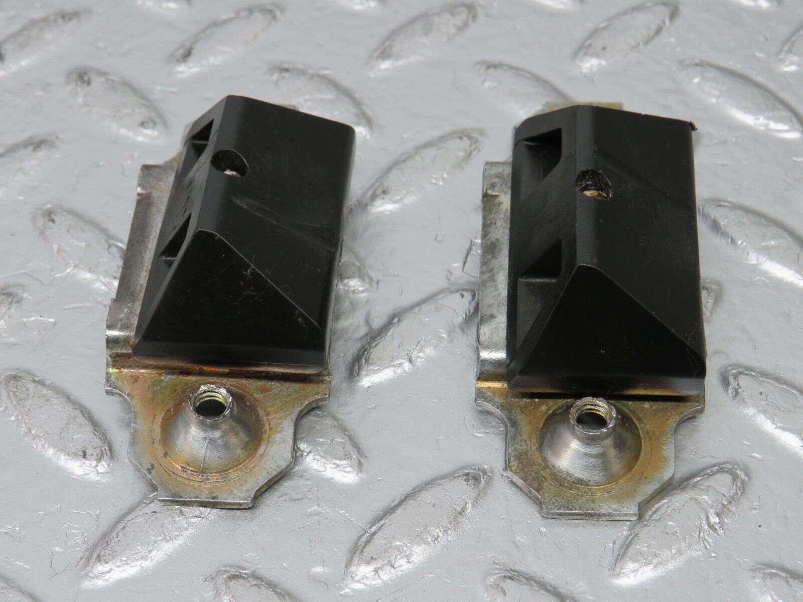 34418 Mercedes-Benz C126 380SEC Coupe Boot Lid Trunk Stop