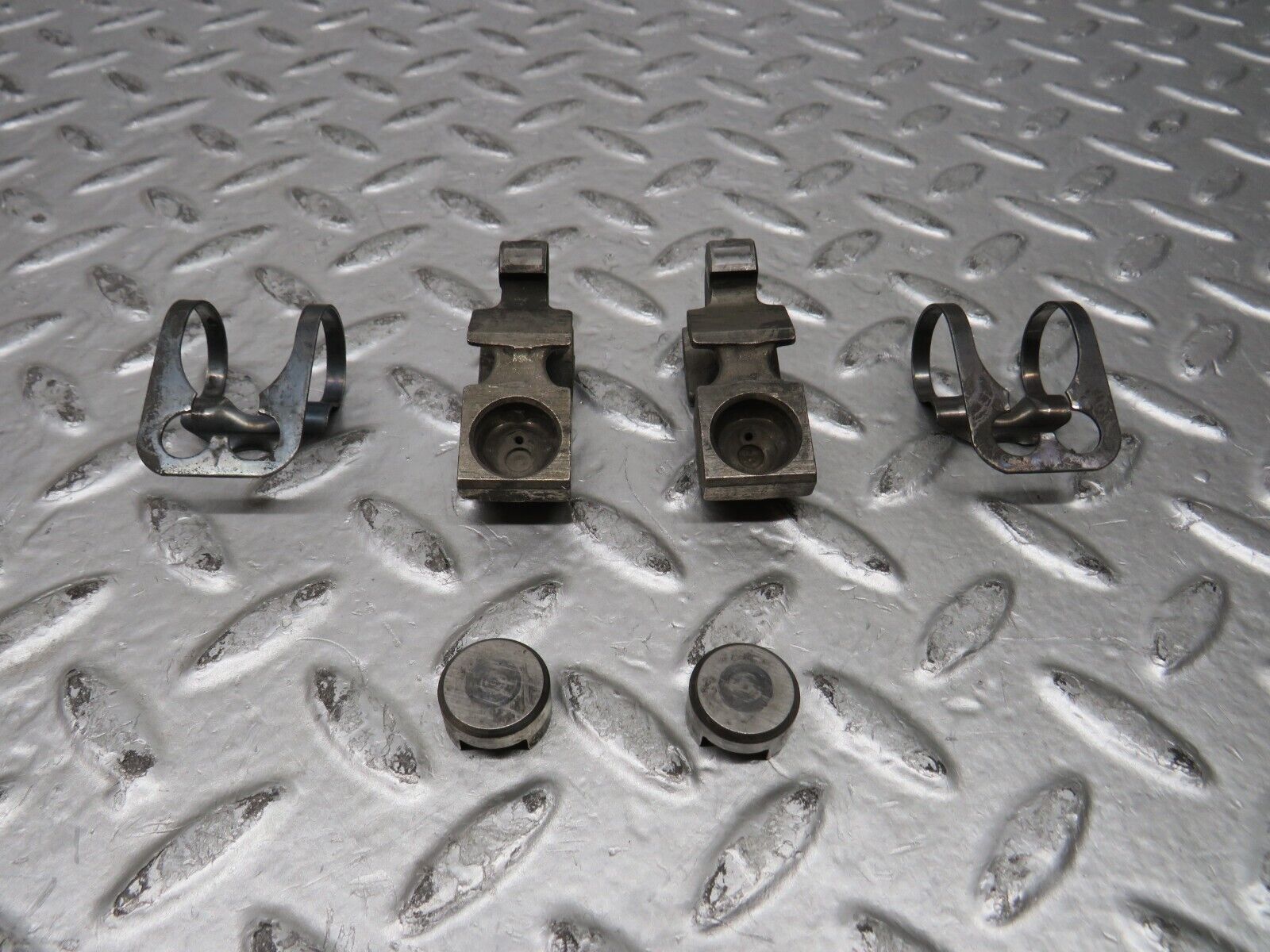 28187 Mercedes-Benz W123 280E Valve Rocker Arm With Tappet & Retaining Spring