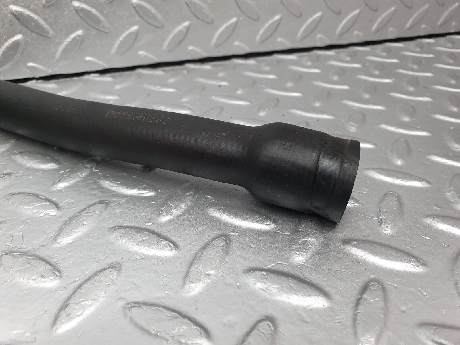 41173 Mercedes-Benz W126 300SE Heater Hose Pipe 12650113082