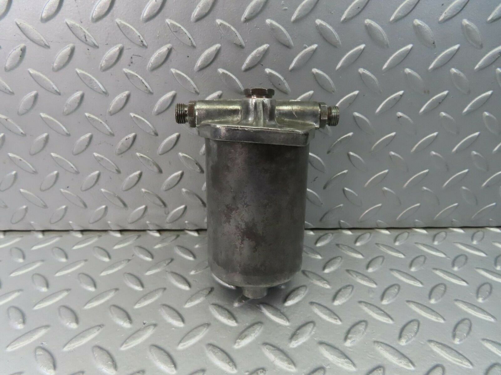 8916 Mercedes-Benz W108 Fuel Filter Housing Bosch 0450108003