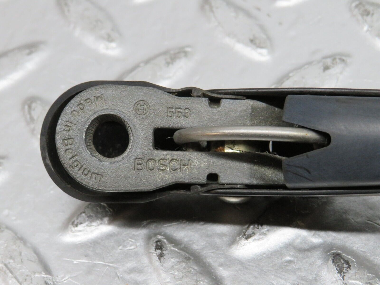 32099 Mercedes-Benz W123 230E Wiper Arm Bosch Left Side