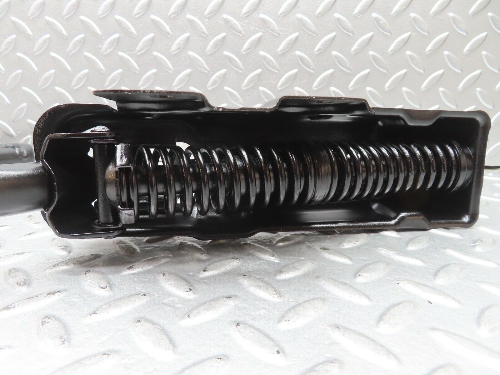 21526 Mercedes-Benz W126 300SE Trunk Hinge Right Side