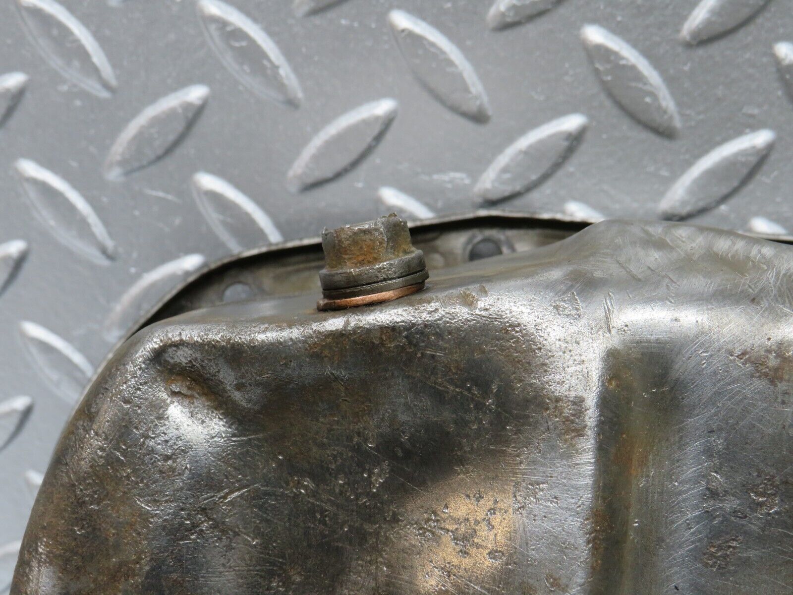 32937 Mercedes-Benz W123 300D Oil Pan Oil Sump