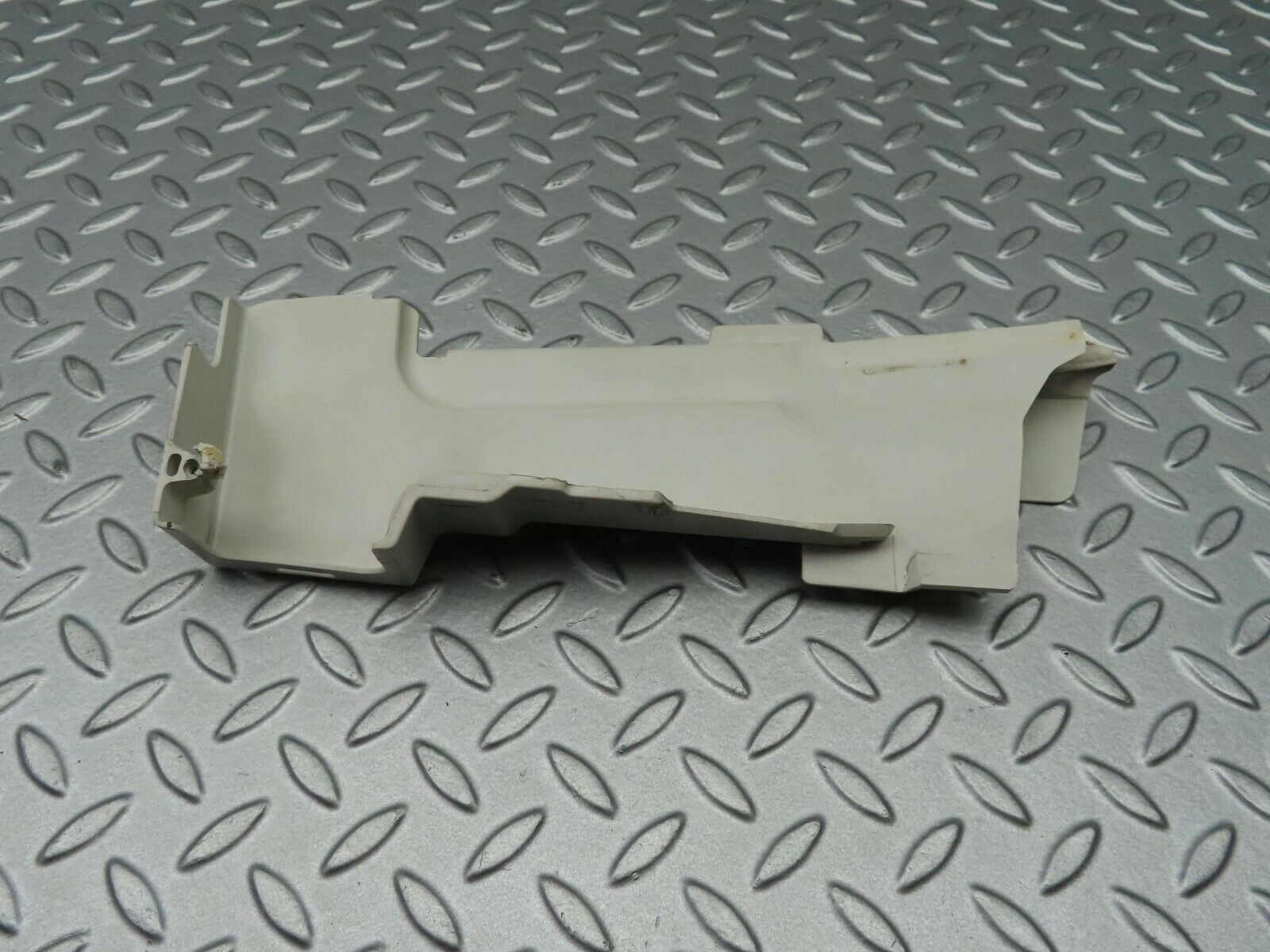 5288 Mercedes-Benz W124 230E Lock Cover Front Left 1247231308