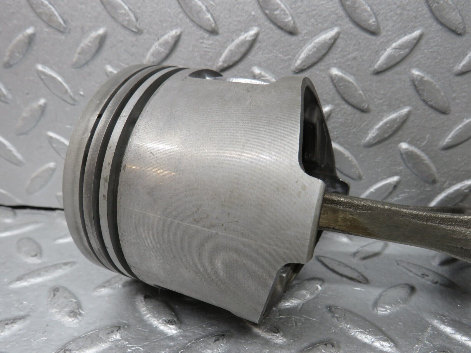 37629 Mercedes-Benz W109 300SEL Piston With Connecting Rod 91.5 mm