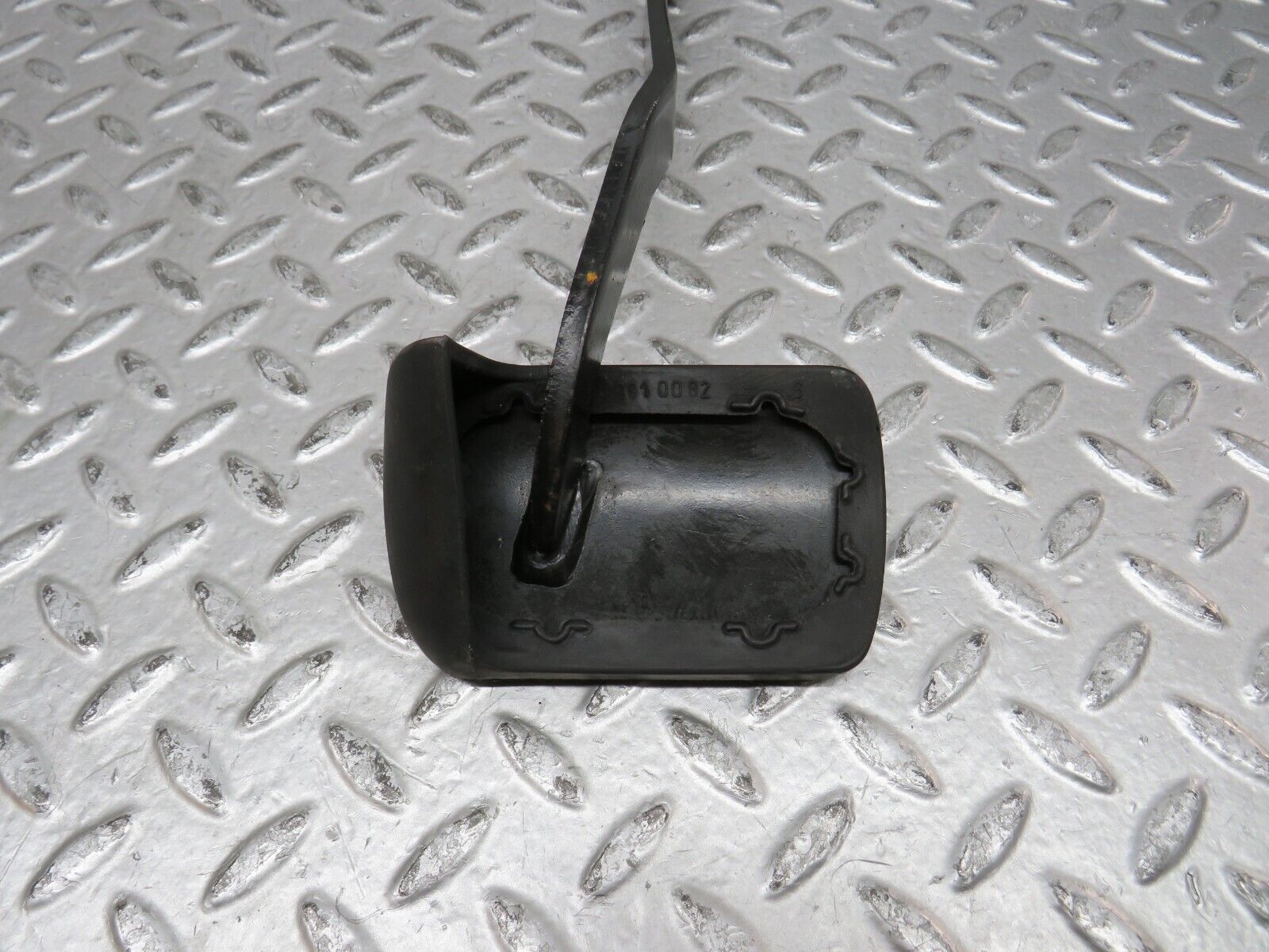 28597 Mercedes-Benz W123 230E Brake Pedal With Rubber 1232910082