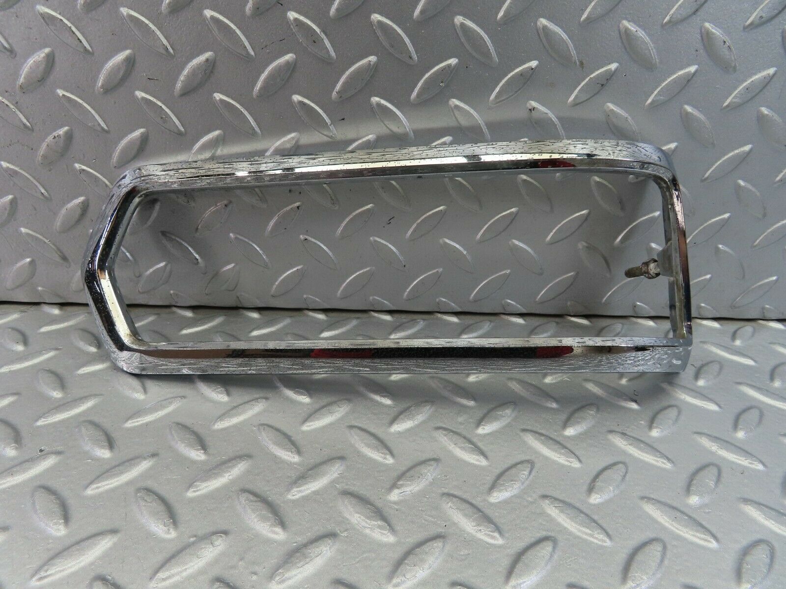 8841 Mercedes-Benz W108 Tail Light Chrome Frame Right 1088260259
