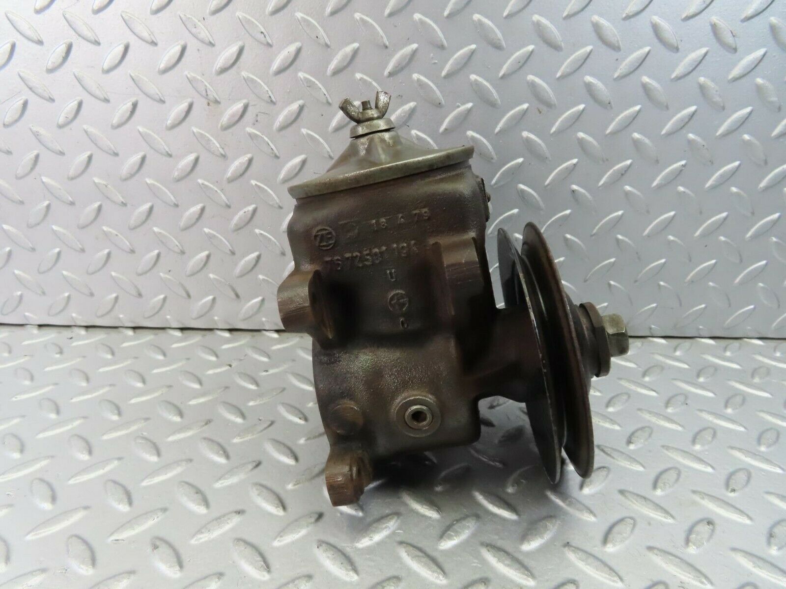 9201 Mercedes-Benz W116 Power Steering Pump 1164601780