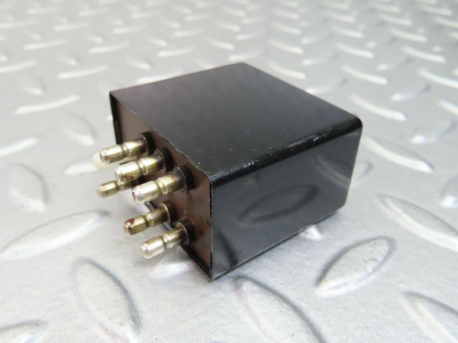 8215 Mercedes-Benz W123 Wiper Control Relay 1238210063