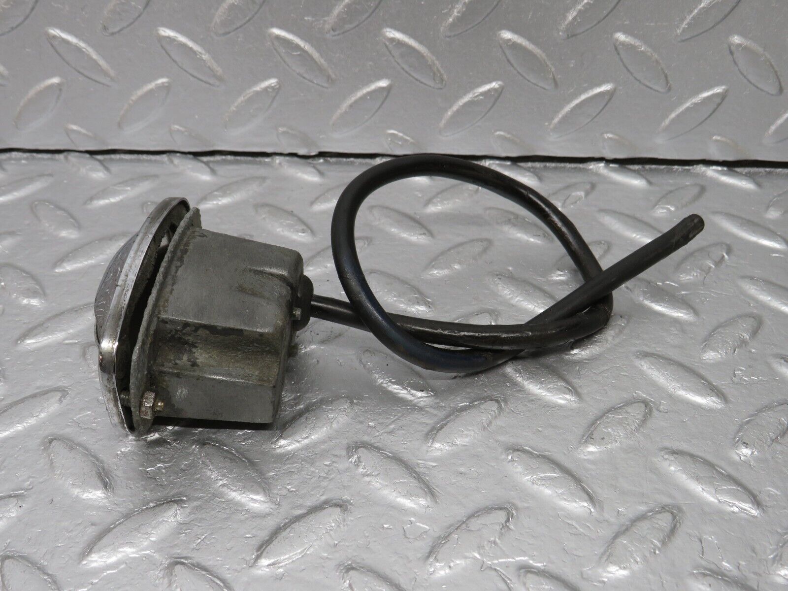 40310 Mercedes-Benz W110 230 number Plate Light K12867 K12840