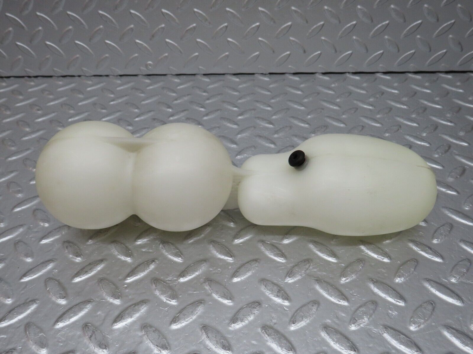 32427 Mercedes-Benz S124 300TE Wagon Vacuum Reservoir Tank