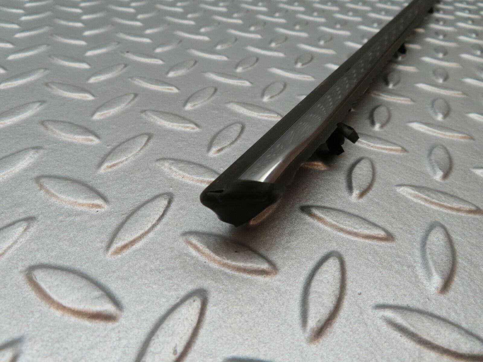 3694 Mercedes-Benz S123 200T Wagon Centre Door Chrome Trim Front Left