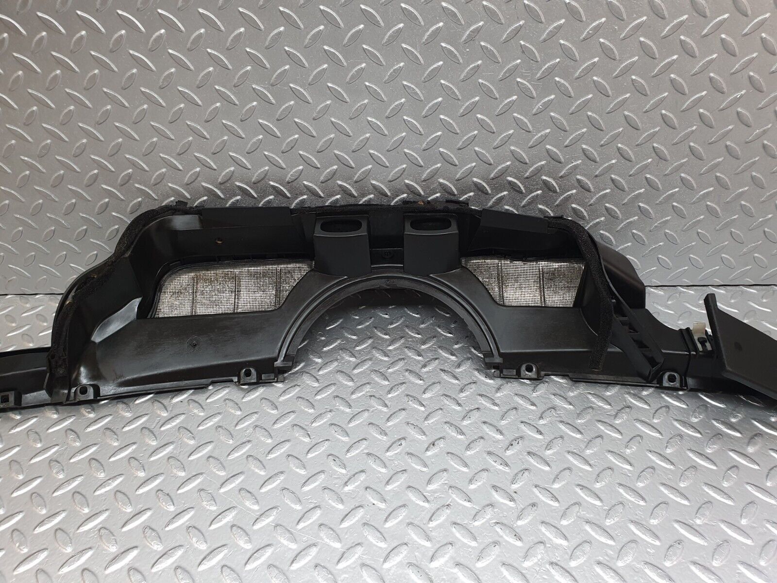 41454 Mercedes-Benz W124 200E Wiper Mechanism Cover Panel 1246280067 1246283707 1246202667 1246200978