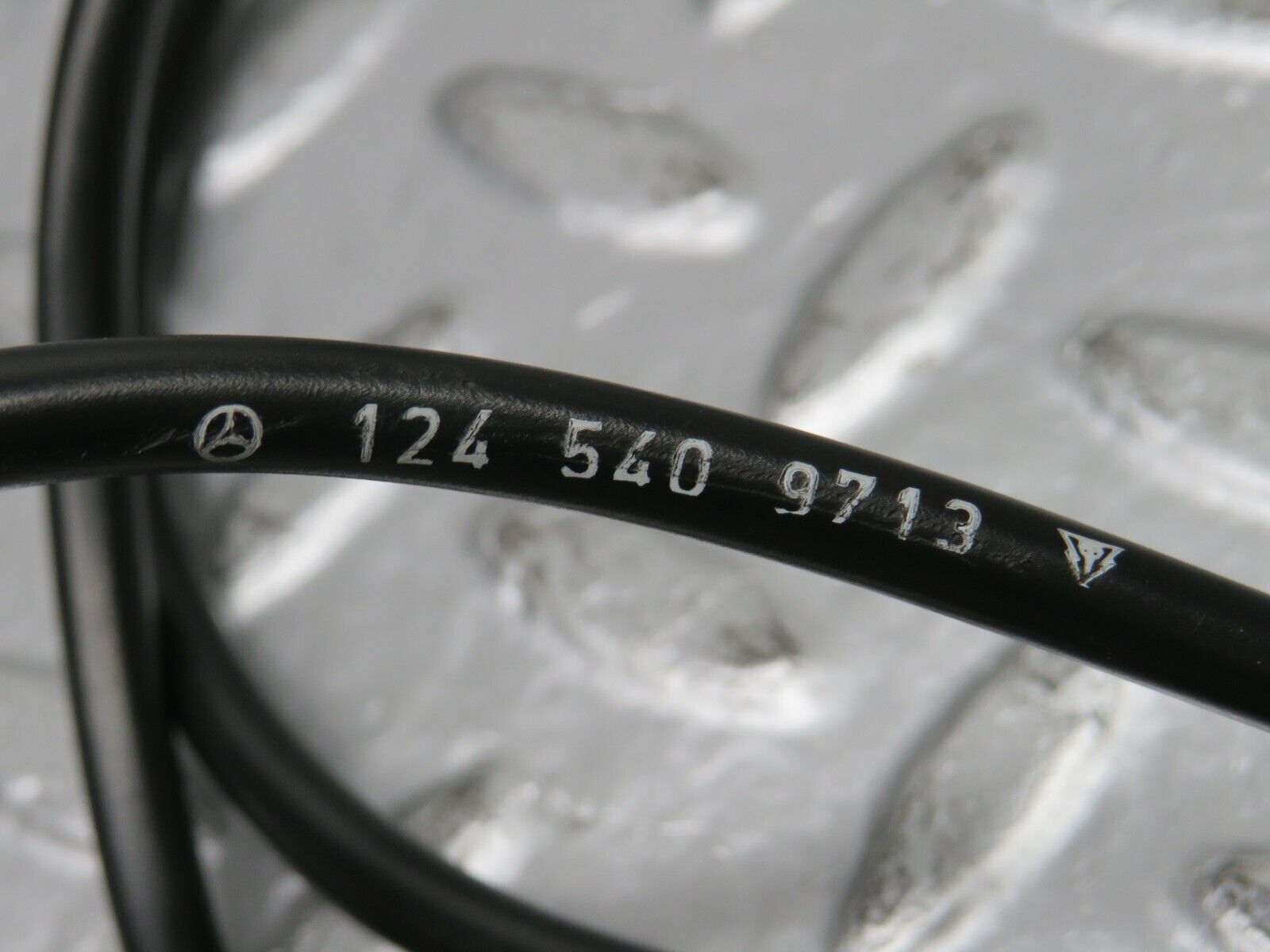 31522 Mercedes-Benz S124 220TE Wagon Tailgate Wire 1245409713 1245408409