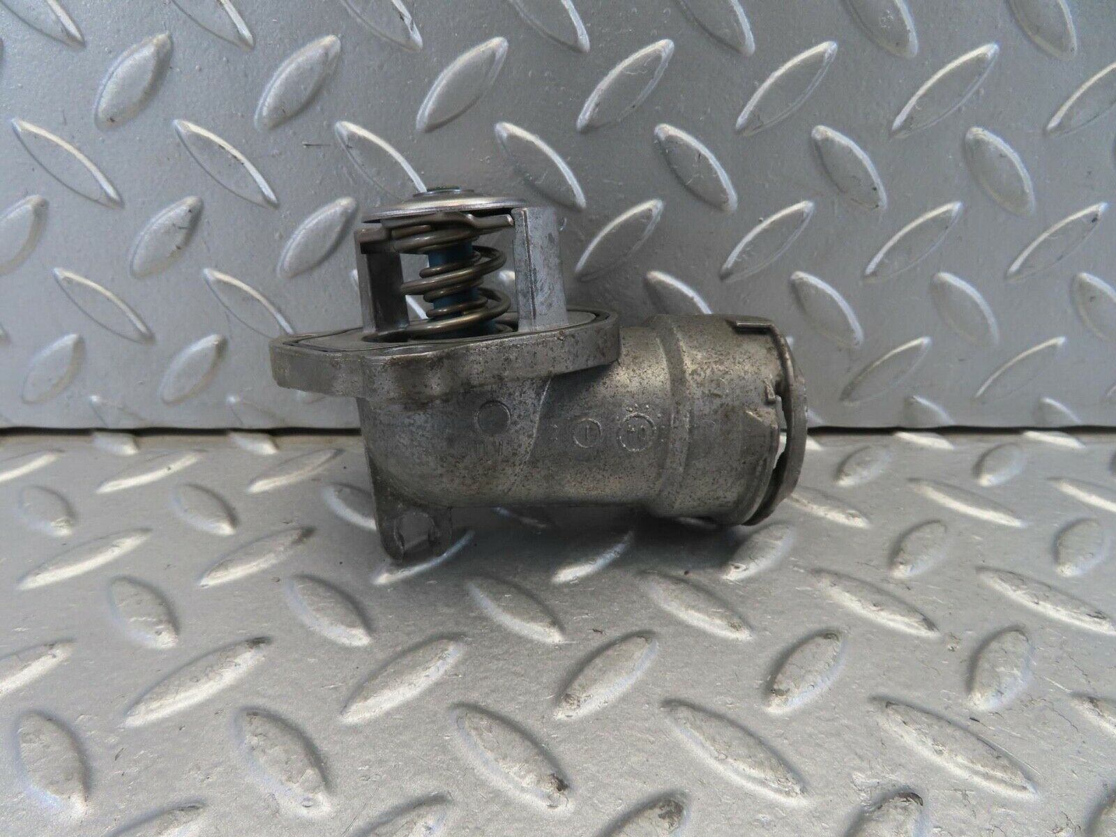 11248 Mercedes-Benz W221 S320 Thermostat Housing 6422000215