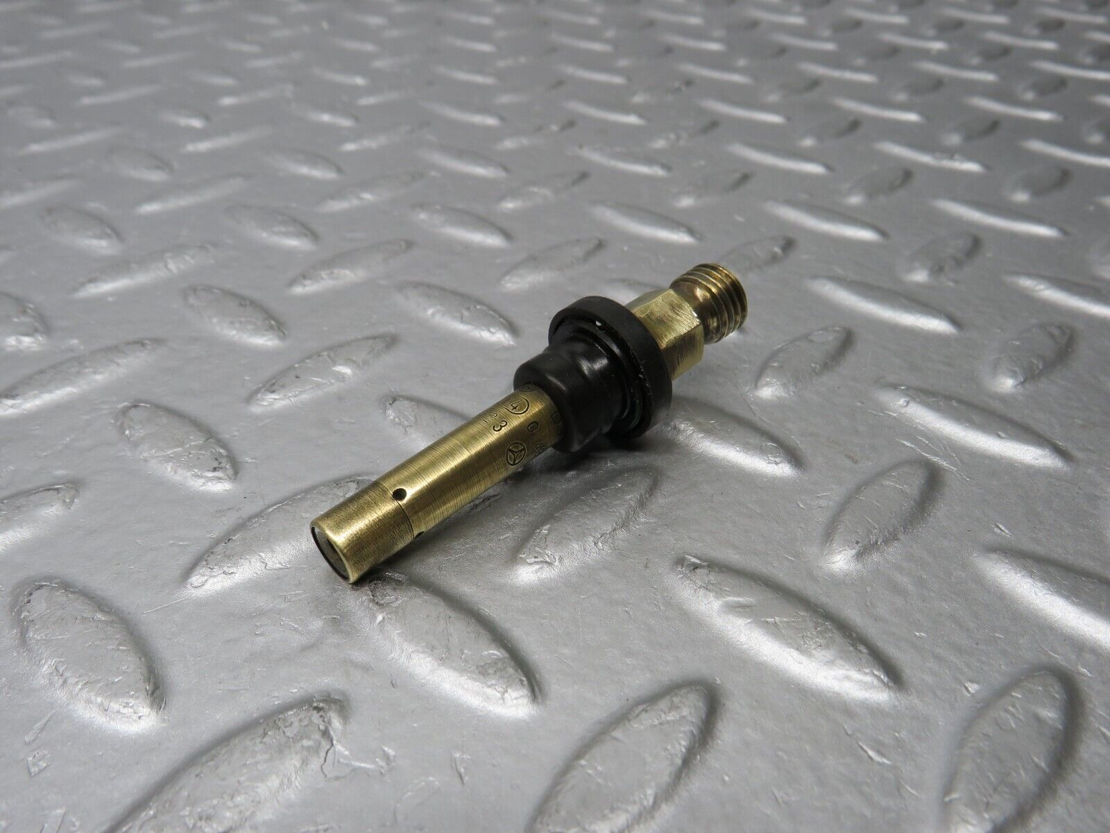 38906 Mercedes-Benz W201 190E 2.6L Fuel Injector Bosch 0000785623 0437502047