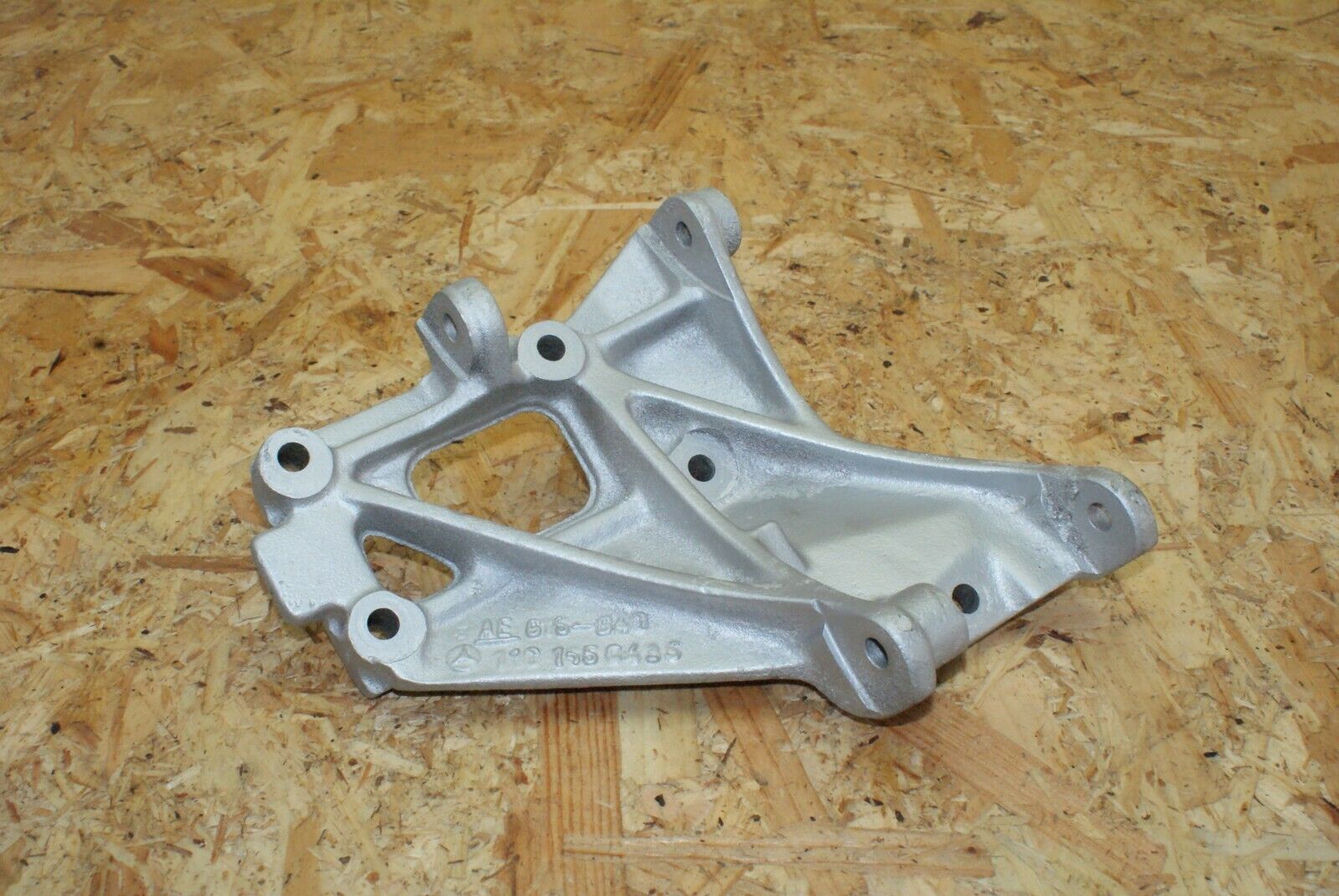 2353 Mercedes-Benz W123 280E Bracket For Alternator 1101550435