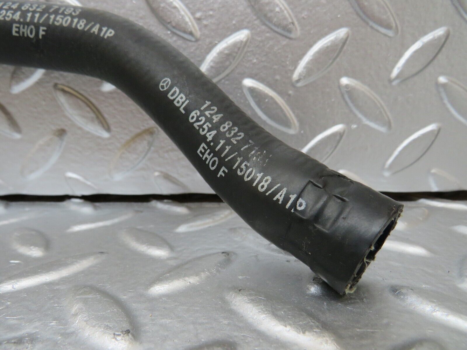 25795 Mercedes-Benz W124 280E Heater Hose 1248327193