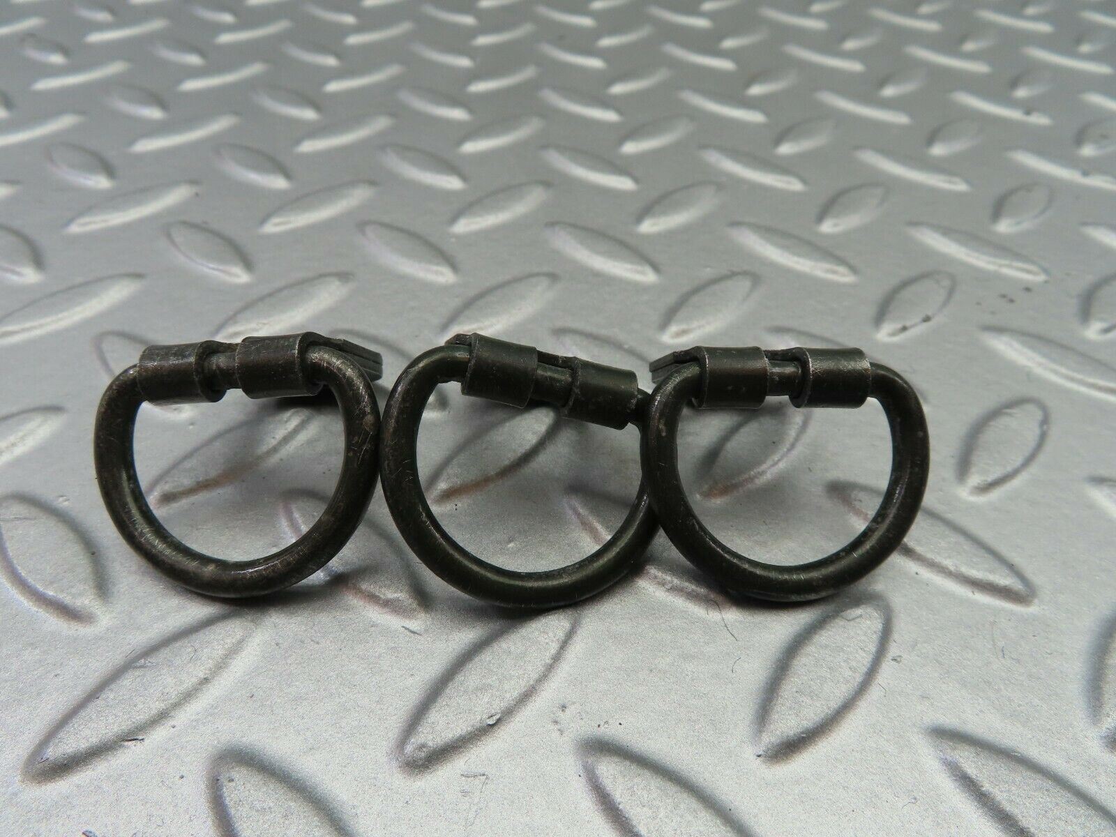 6797 Mercedes-Benz S124 E220 Wagon Trunk Cargo Hook Clip