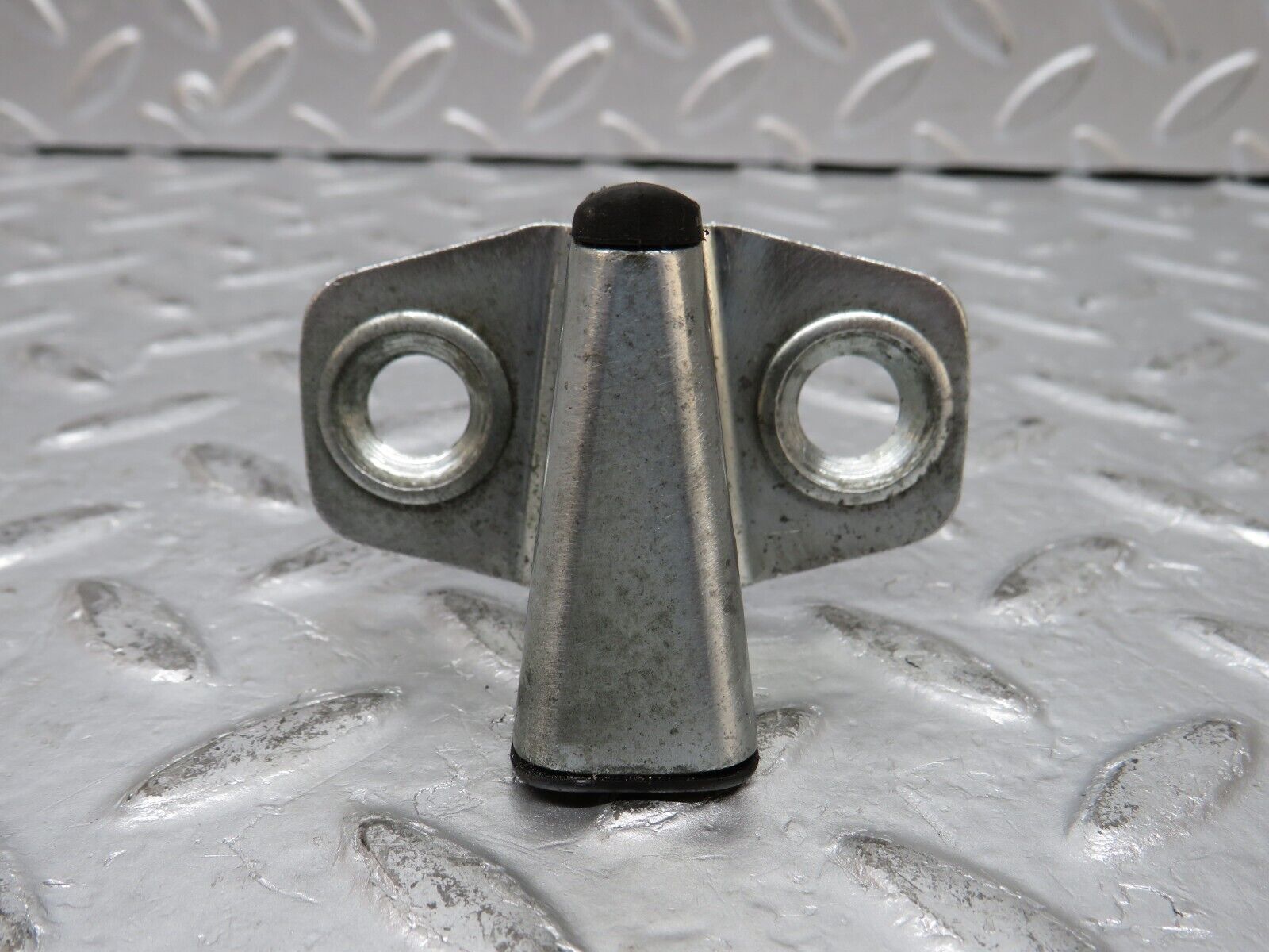 32376 Mercedes-Benz S124 300TE Wagon Door Lock Latch