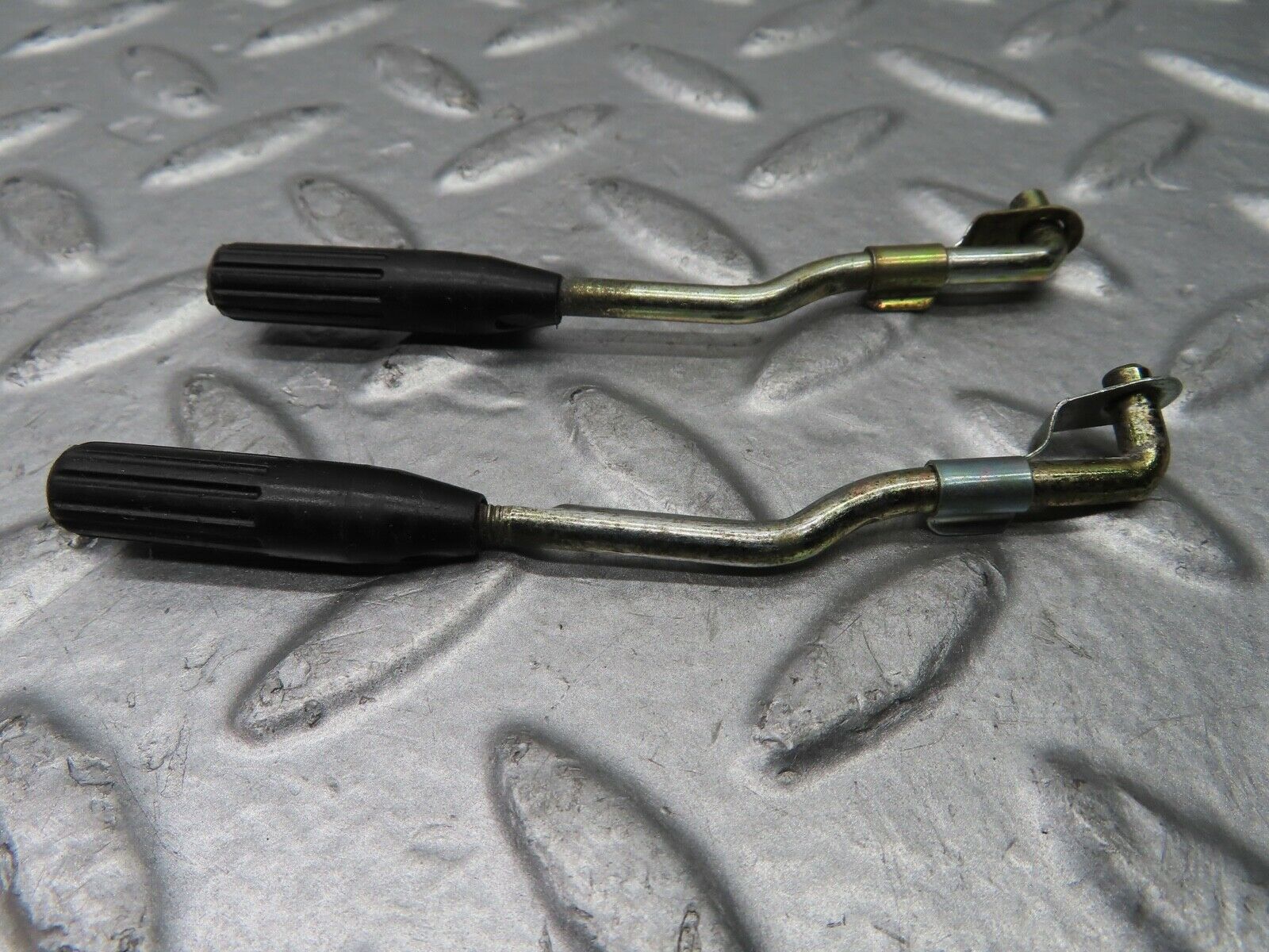 21630 Mercedes-Benz W126 300SE Front Door Lock Knob Pair