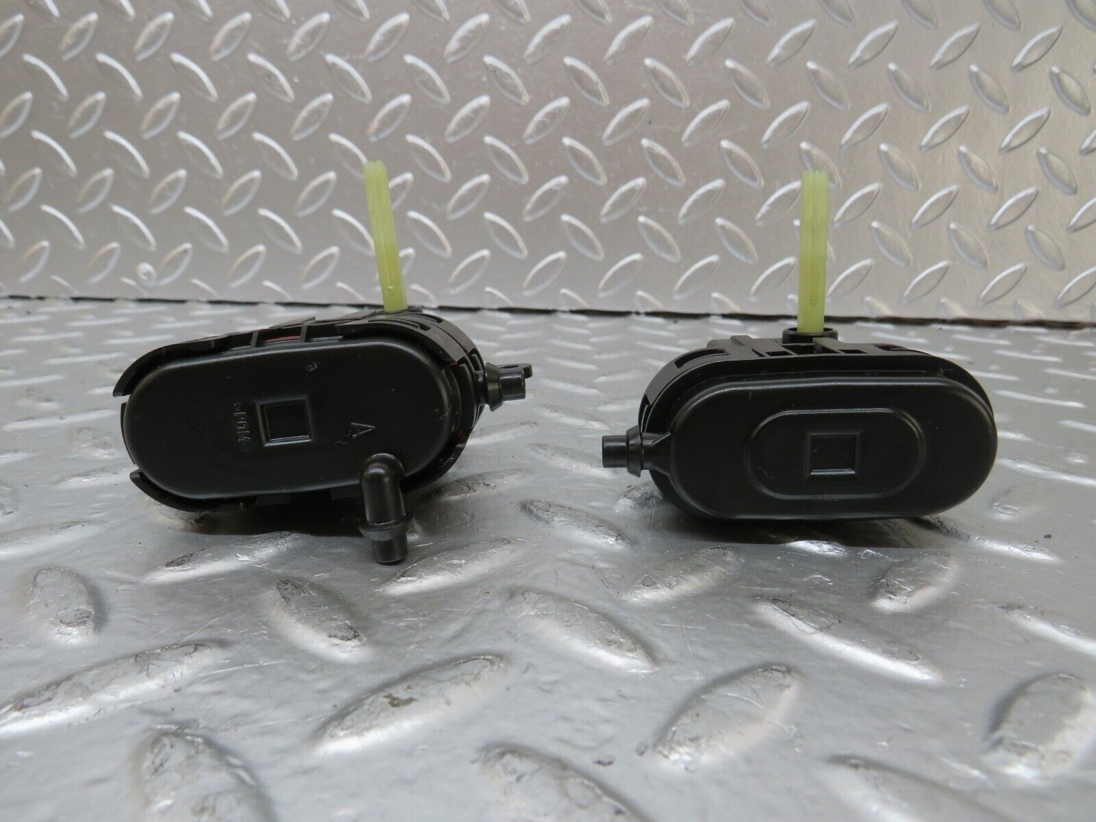 25039 Mercedes-Benz W140 S320 2x Heater Box Vacuum Actuator 9062700312