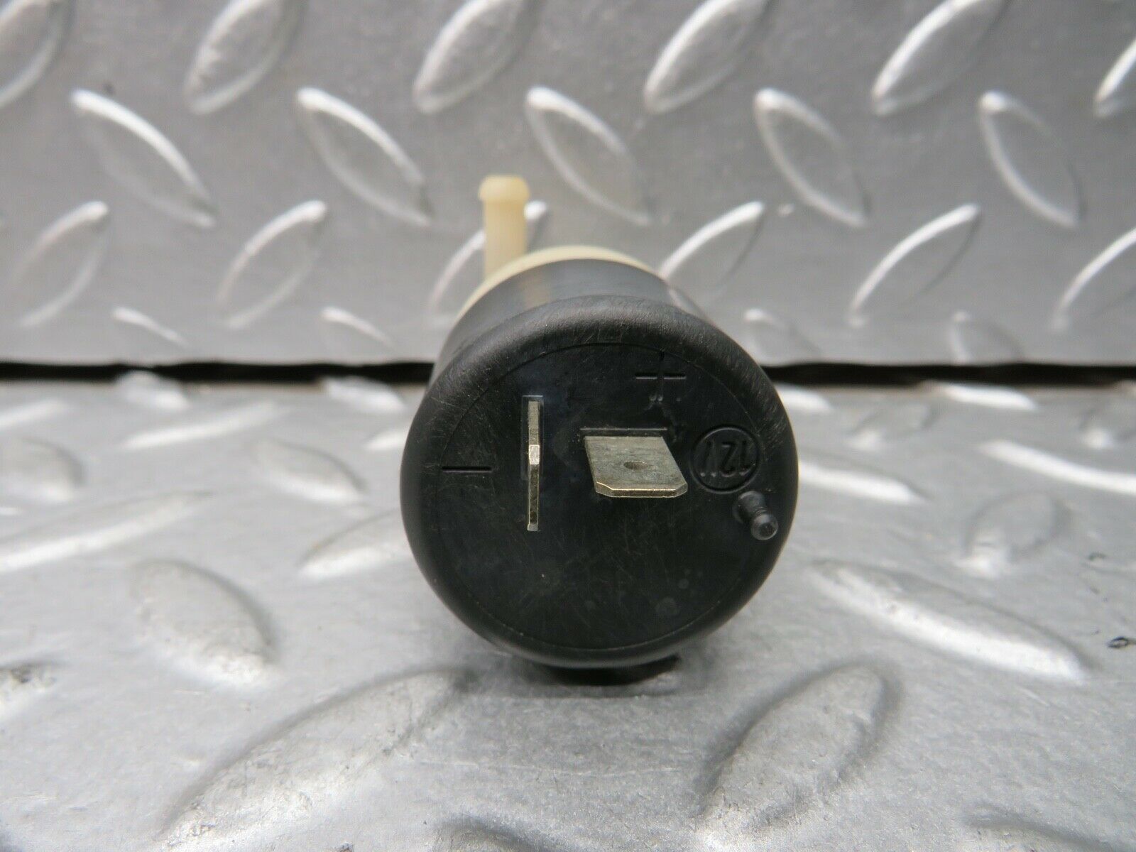 21901 Mercedes-Benz W124 Windscreen Washer Pump