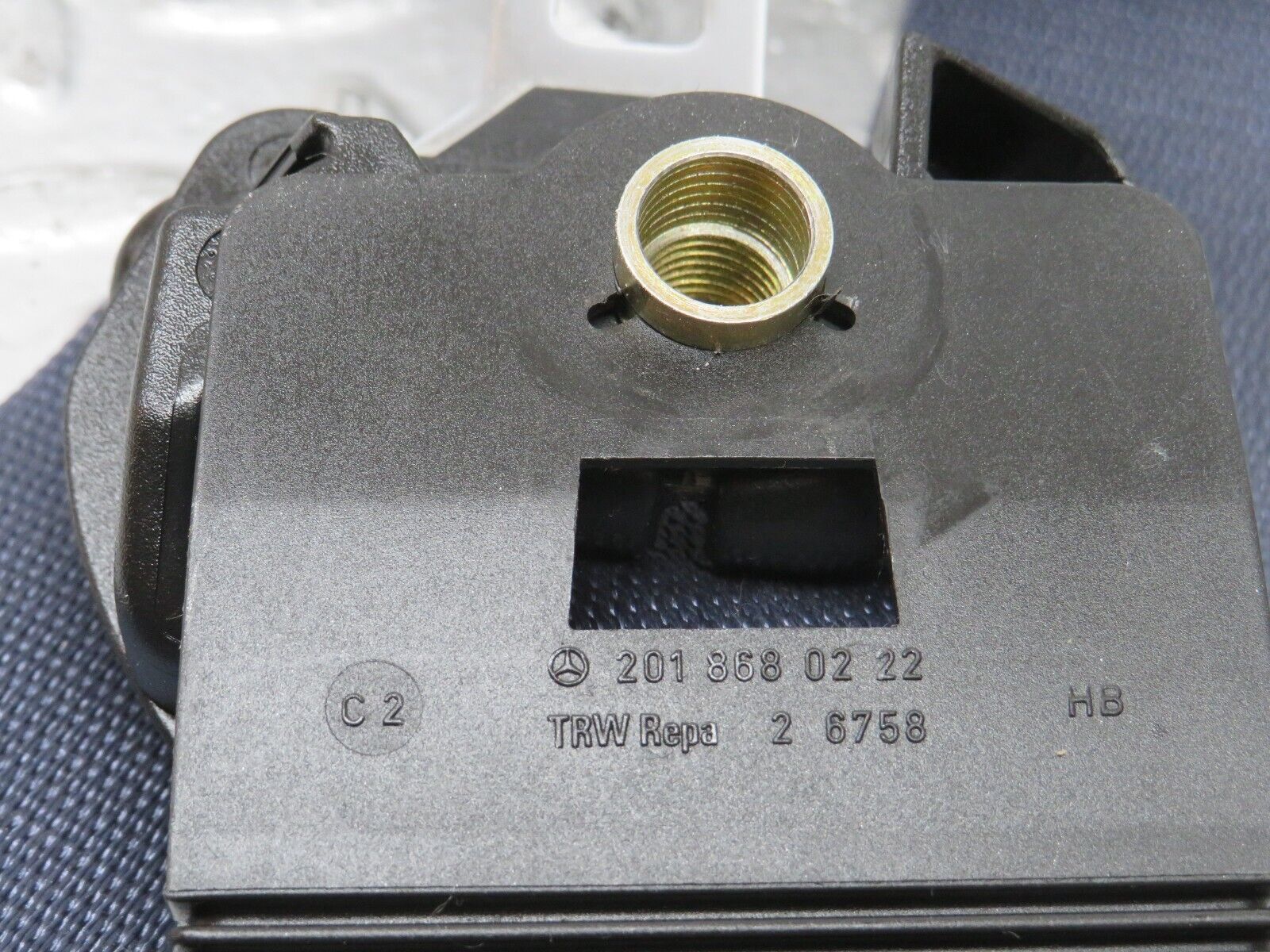 25074 Mercedes-Benz W140 S320 Front Left Seat Belt Blue 2018680222