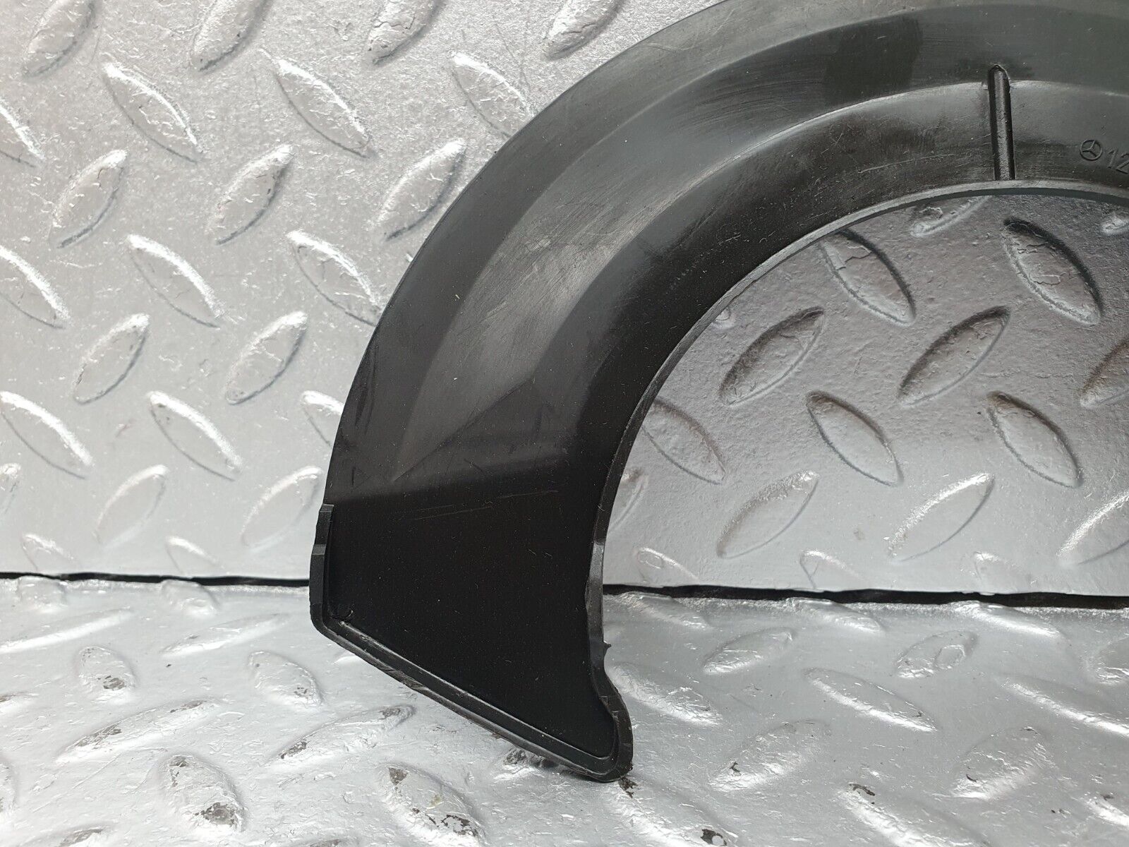 41462 Mercedes-Benz W124 200E Wiper Surround Trim Cover 1246201767