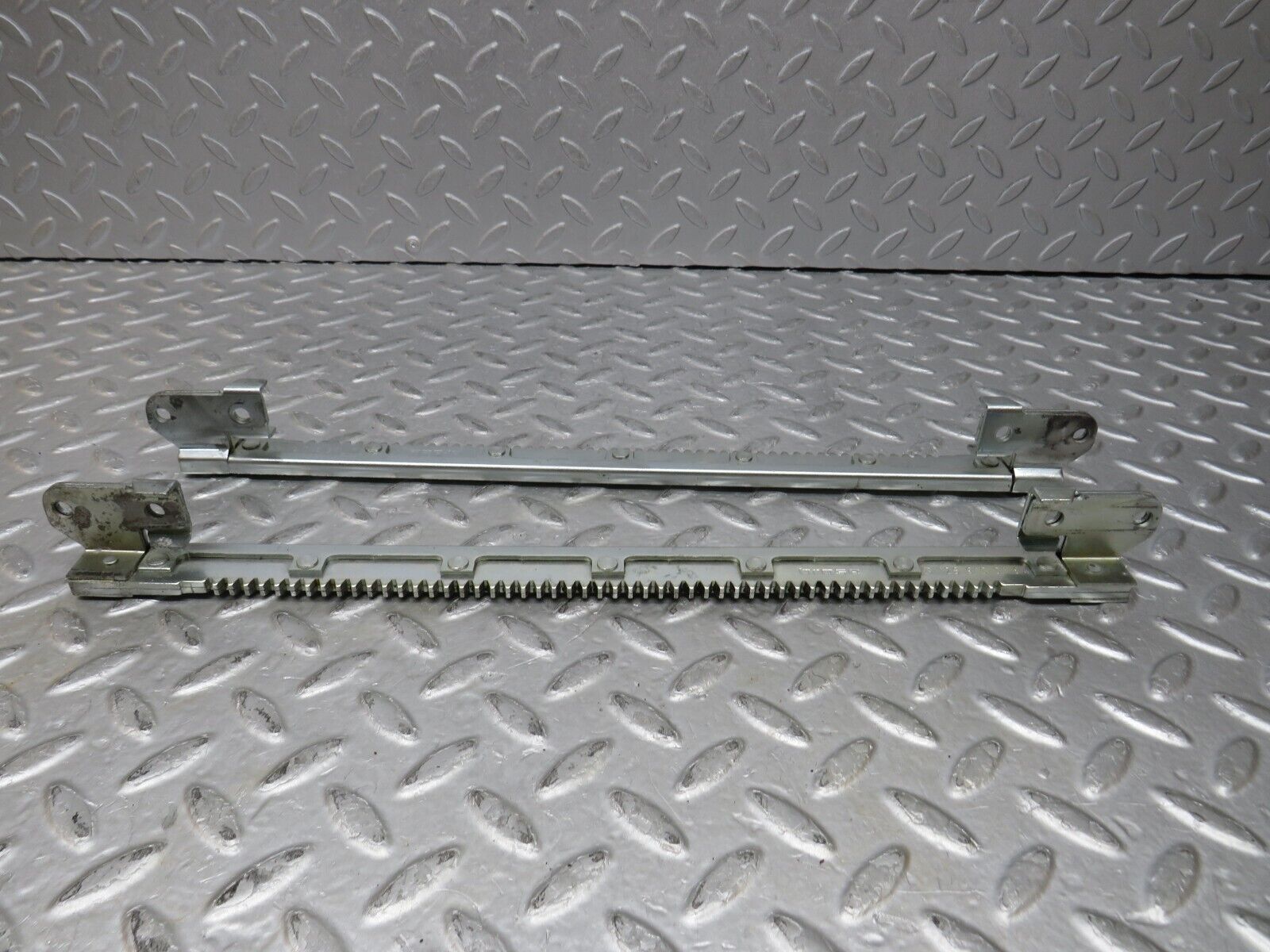 37084 Mercedes-Benz C126 420SEC Coupe Electric Seat Rail Pair 1269100184