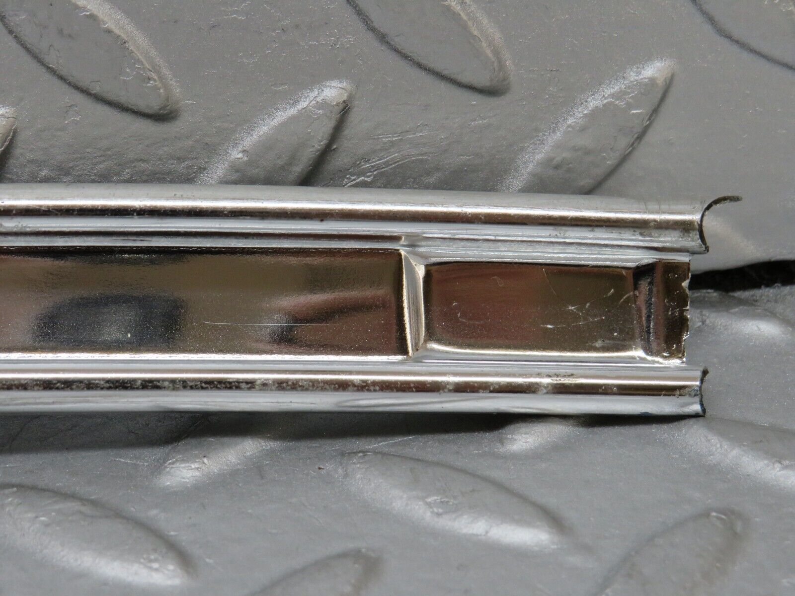 35869 Mercedes-Benz W108 Front Right Door Window Chrome Channel