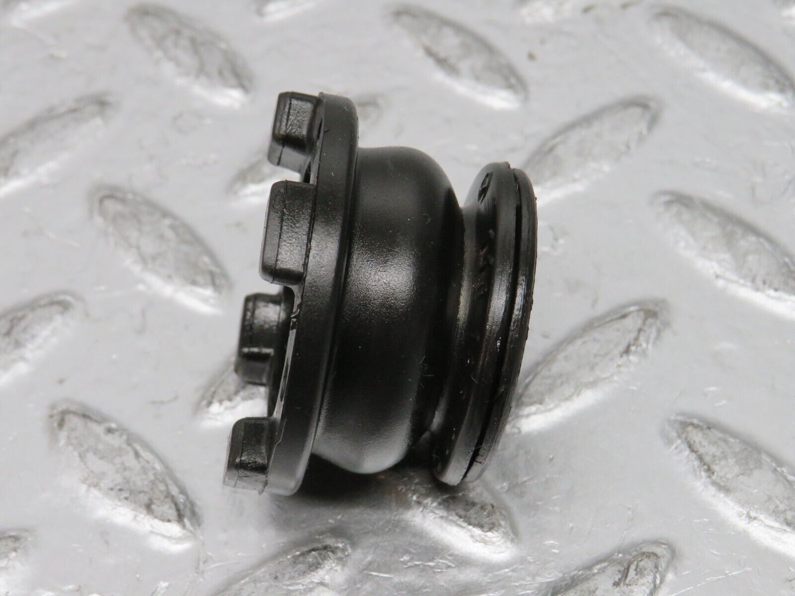 0283 Mercedes-Benz W116 350SE Oil Pump Suction Pipe 1161860007