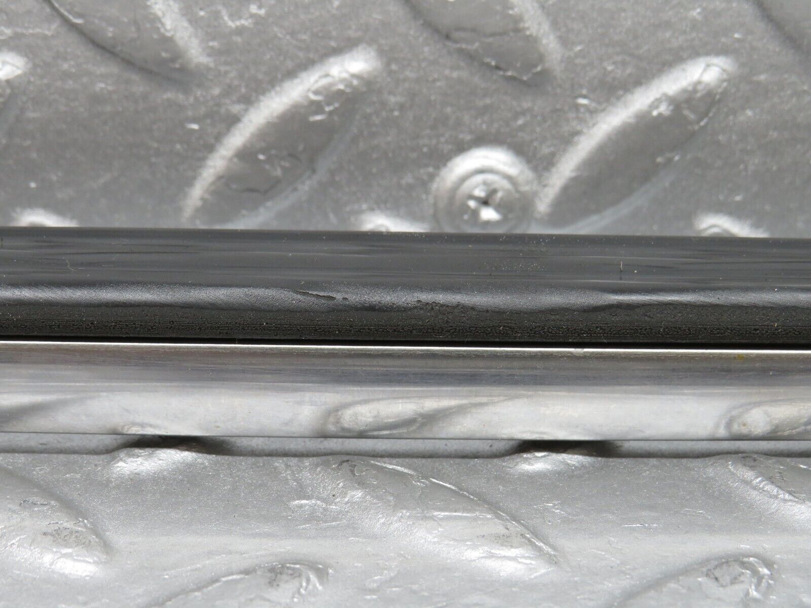 37440 Mercedes-Benz W109 300SEL Front Left Fender Wing Centre Moulding Trim