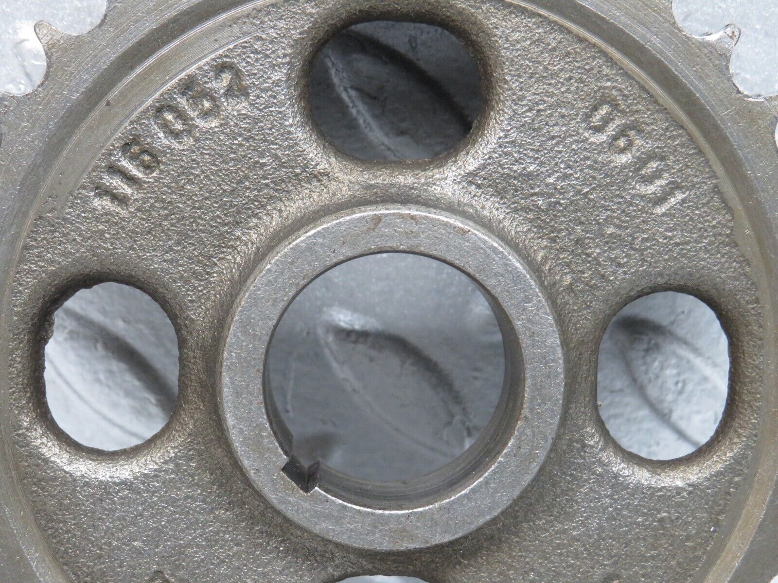 37608 Mercedes-Benz W109 300SEL Camshaft Timing Gear 1160520601