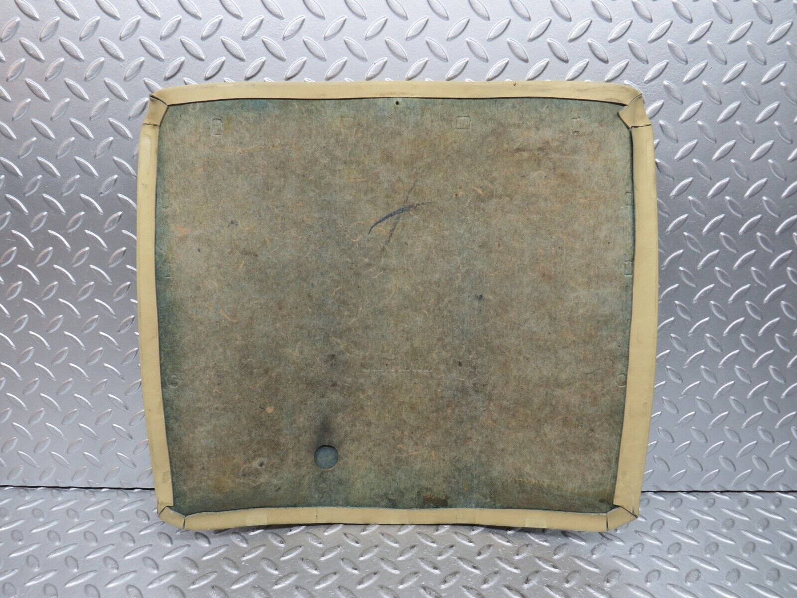 29792 Mercedes-Benz W123 230E Front Seat Rear Cover Beige