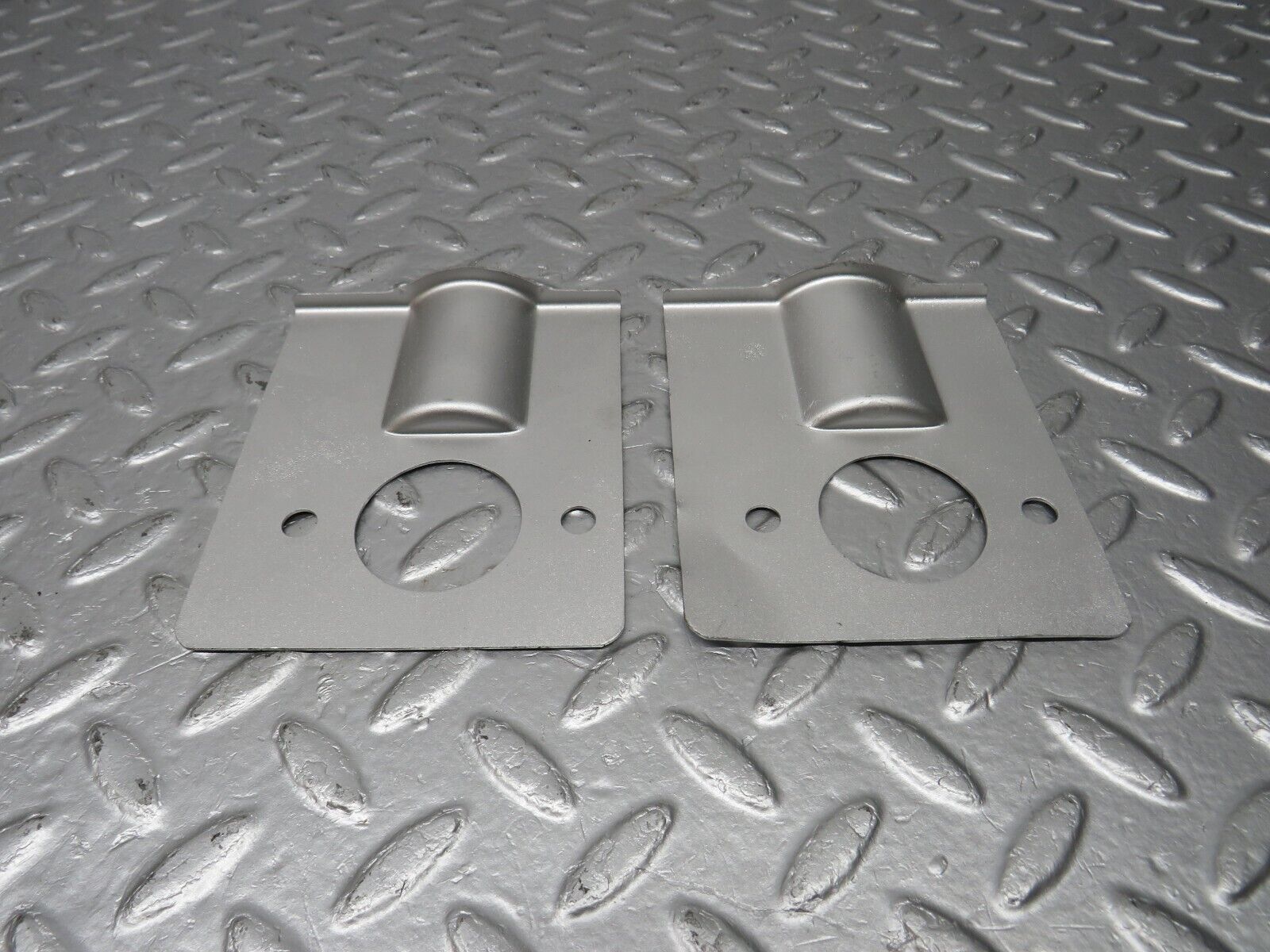 40471 Mercedes-Benz W110 230 Carburettor Heat Shield