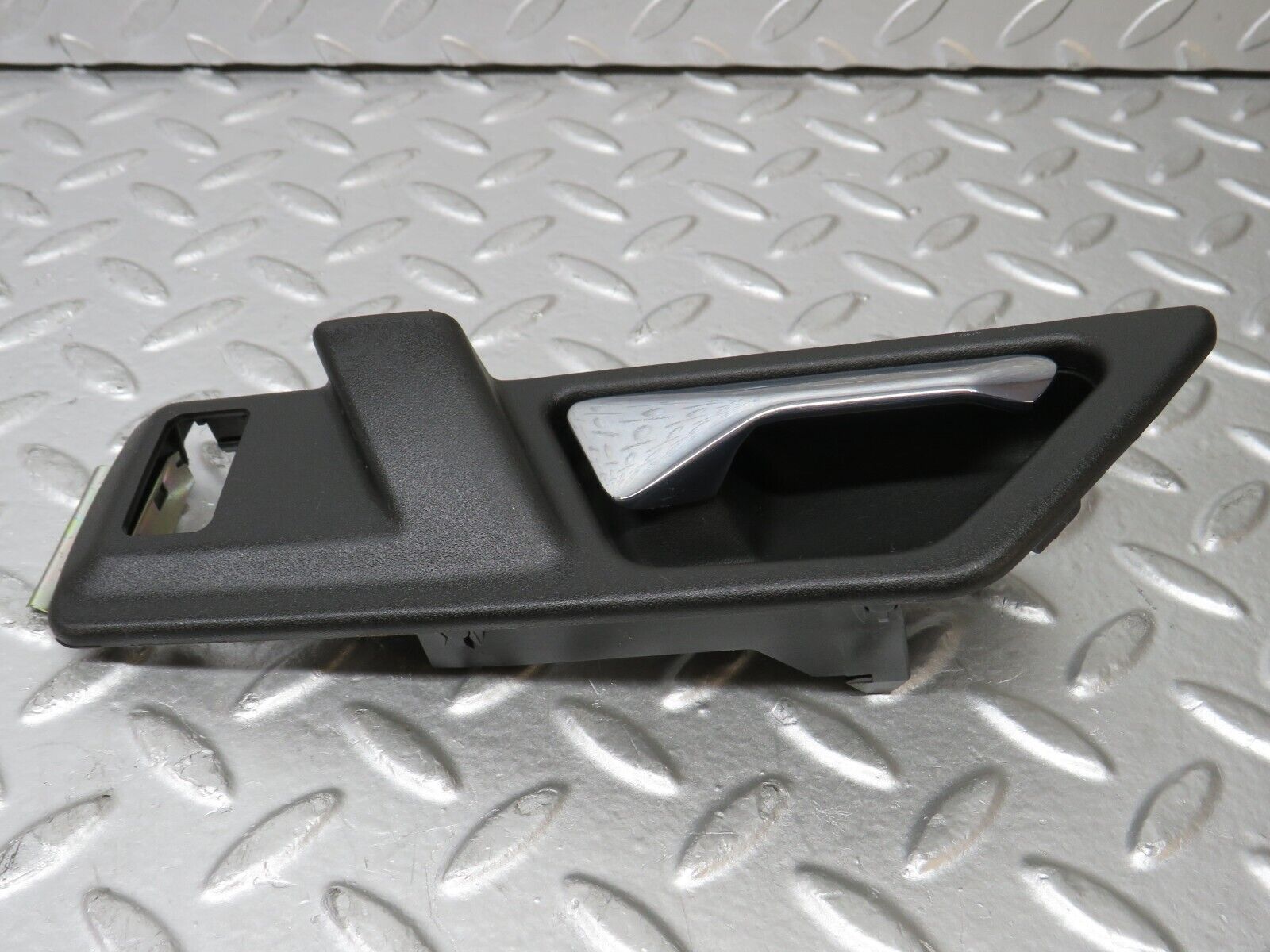 30267 Mercedes-Benz W124 230E Interior Door Handle Rear Right 1247600261