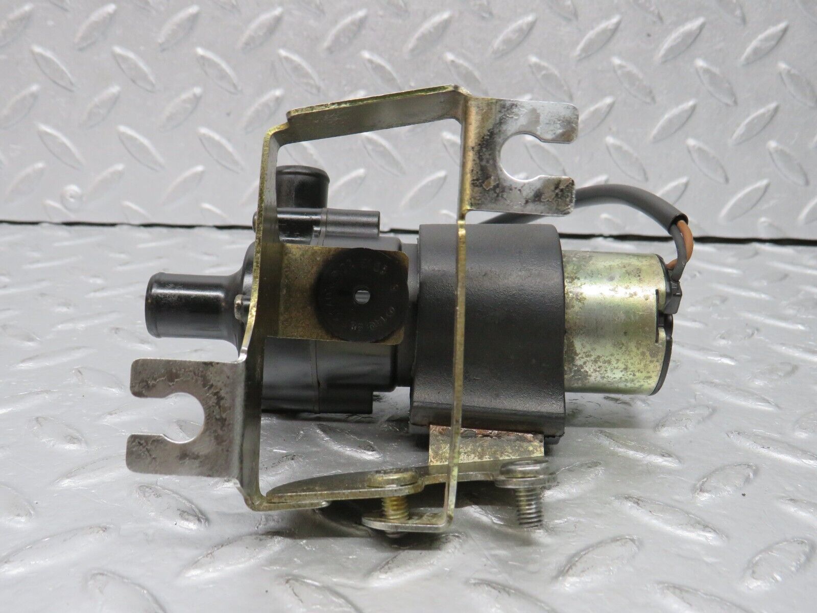 38406 Mercedes-Benz R129 280SL Coupe Heating Water Pump 0018351064