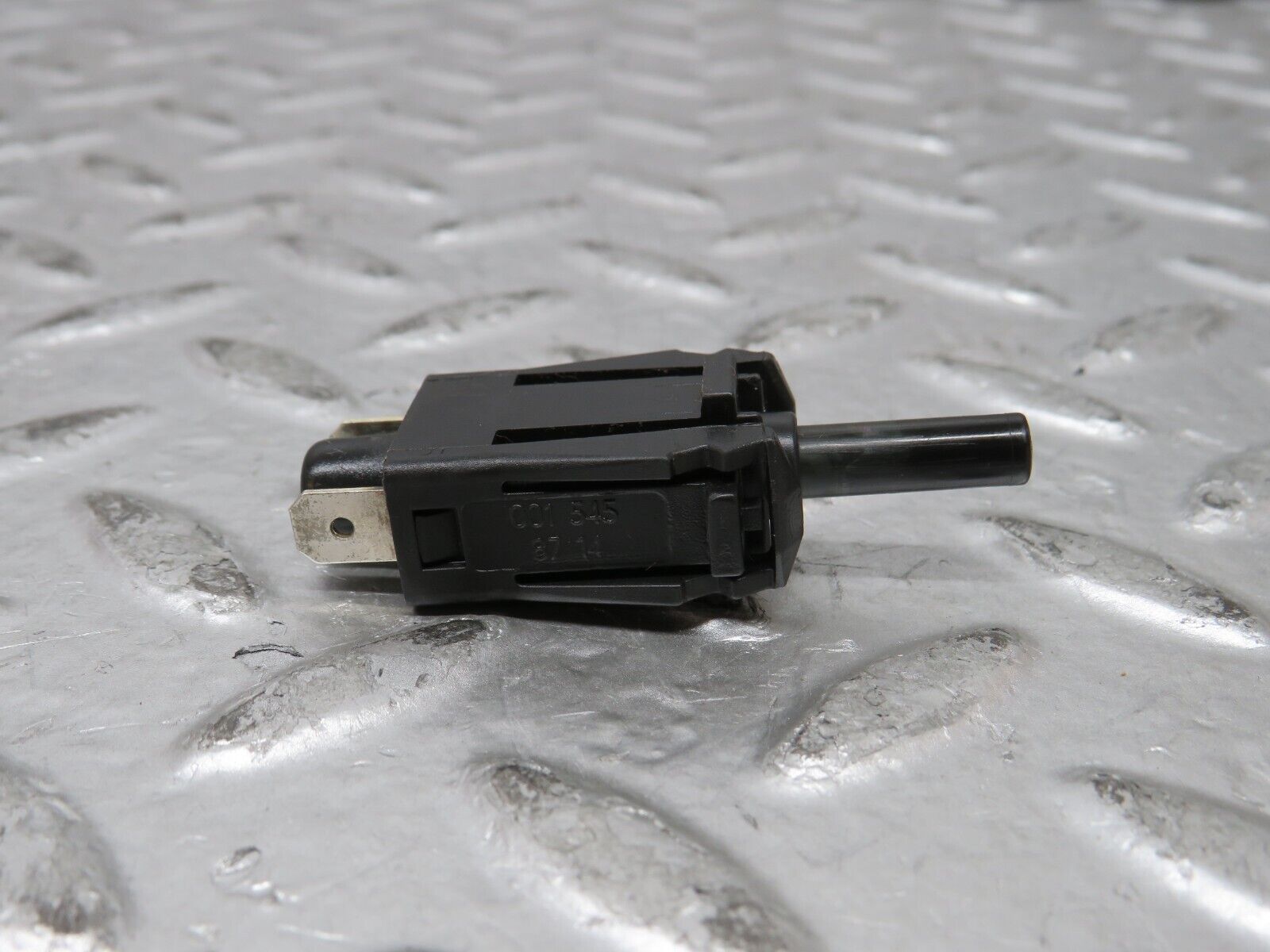 27800 Mercedes-Benz S124 300TE Wagon Door Contact Switch 0015458714