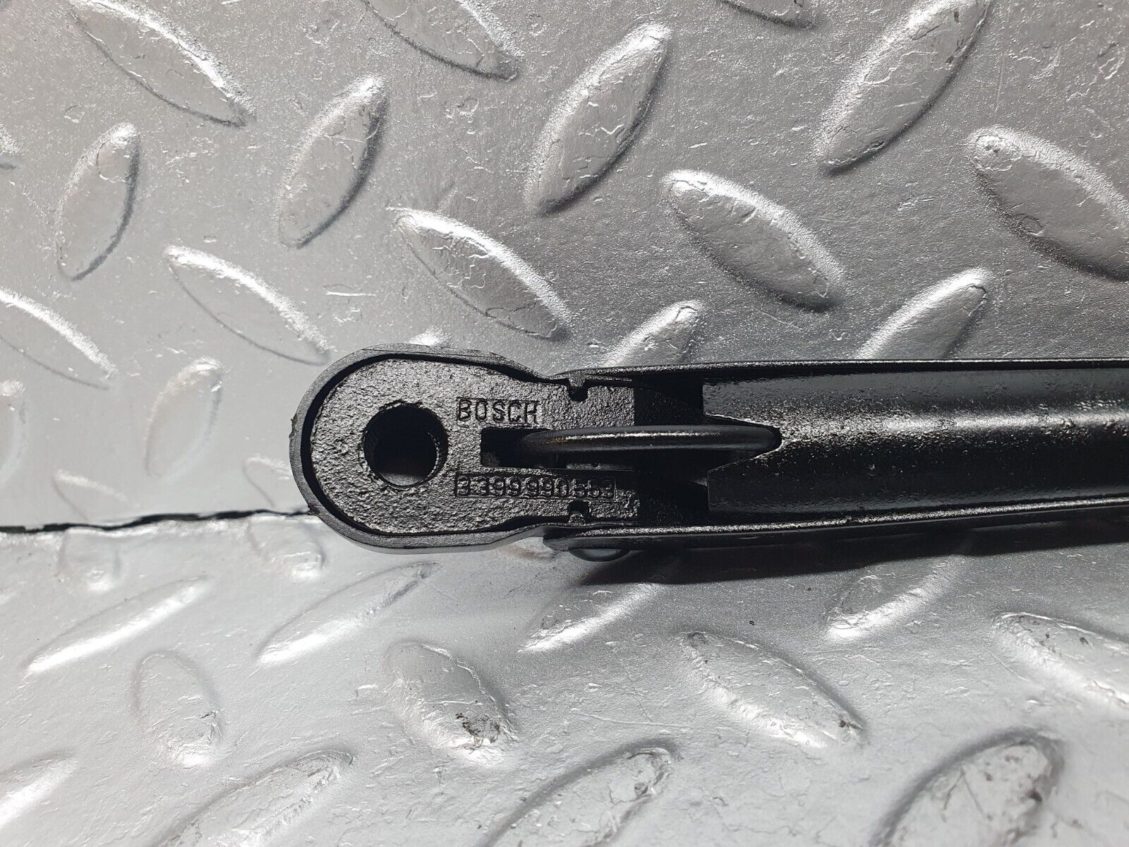 40731 Mercedes-Benz W123 300D Wiper Arm Bosch Left Side 3399990553