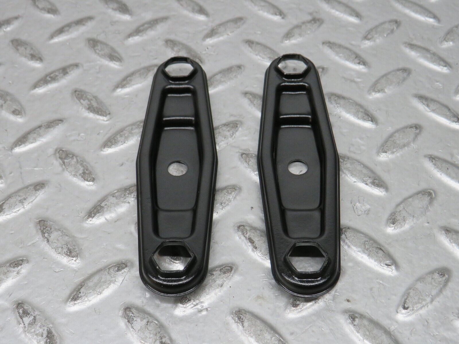 28772 Mercedes-Benz W123 230E Fuel Injector Bracket Pair