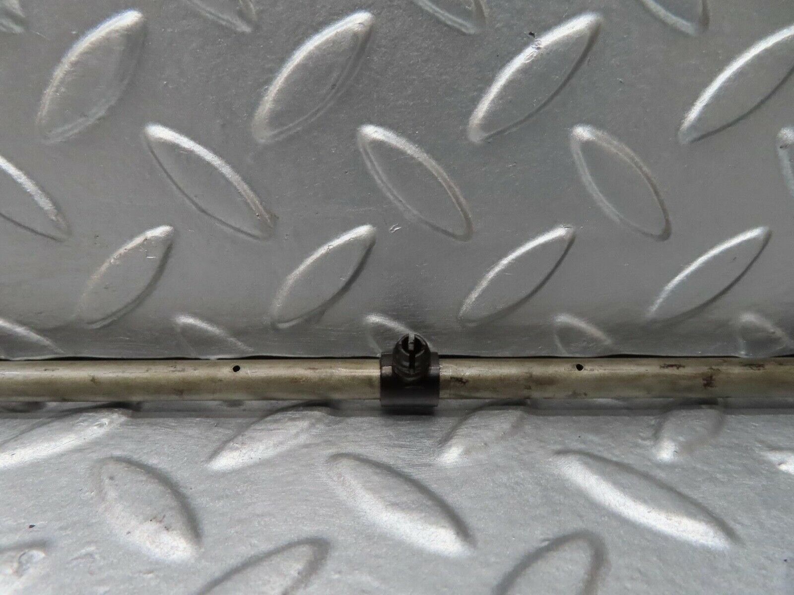 16557 Mercedes-Benz C107 350SLC Coupe Camshaft Oil Tube