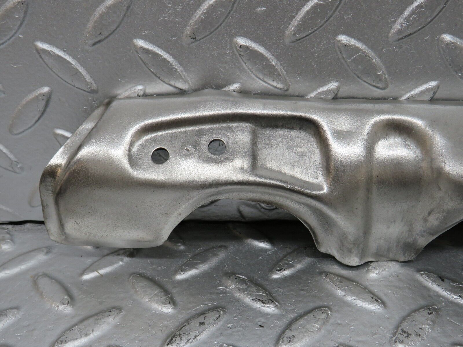 33116 Mercedes-Benz W126 380 V8 M116 Exhaust Manifold Heat Shield