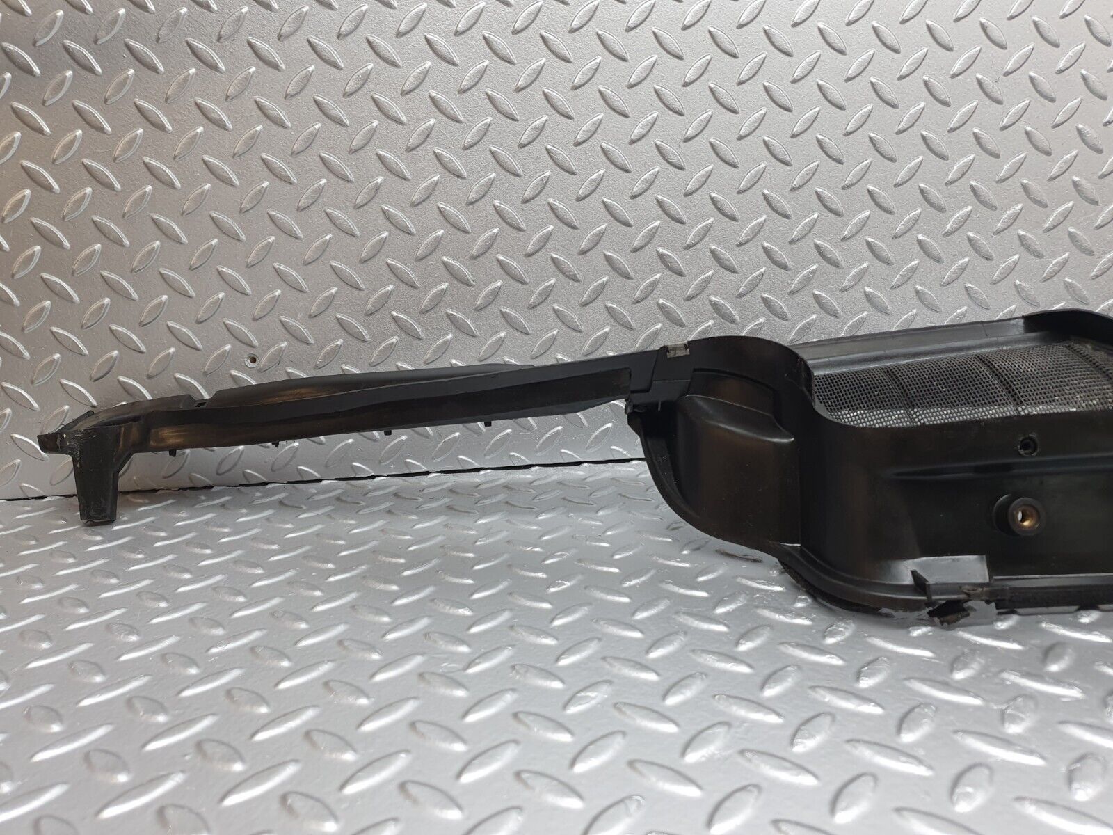 41454 Mercedes-Benz W124 200E Wiper Mechanism Cover Panel 1246280067 1246283707 1246202667 1246200978