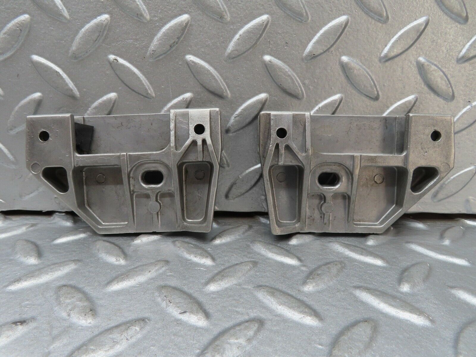 17394 Mercedes-Benz R129 300SL Coupe Door Window Guide Pad Pair 1247250132