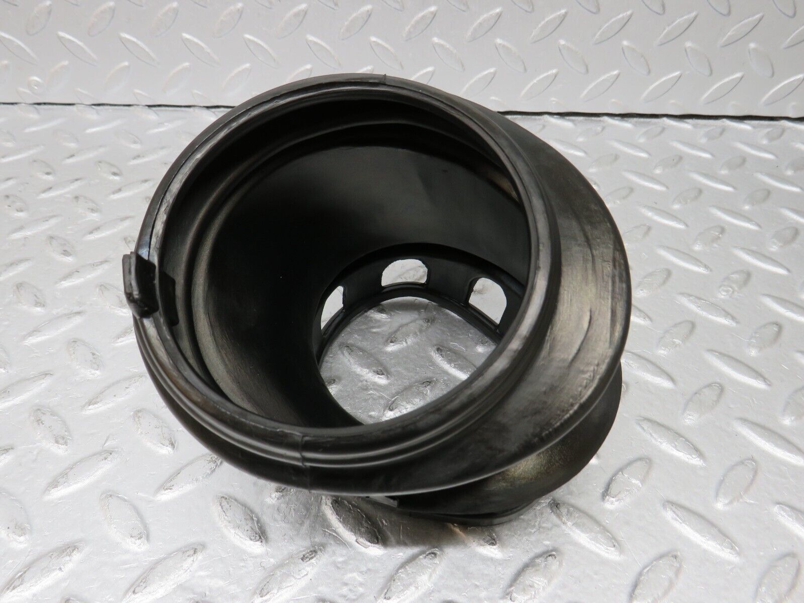 36180 Mercedes-Benz W126 420SE Fuse Box Rubber Grommet 1265450146