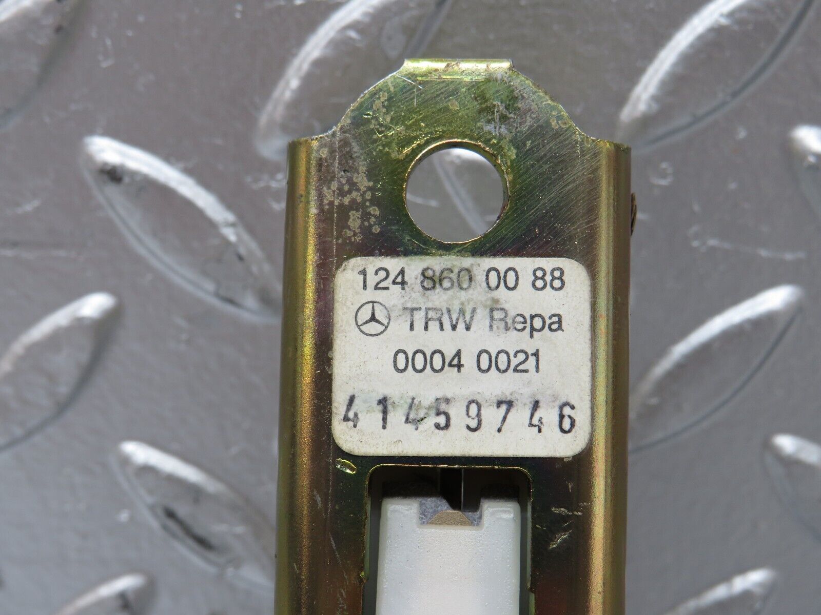 25977 Mercedes-Benz W124 280E Seat Belt Height Adjuster 1248600088