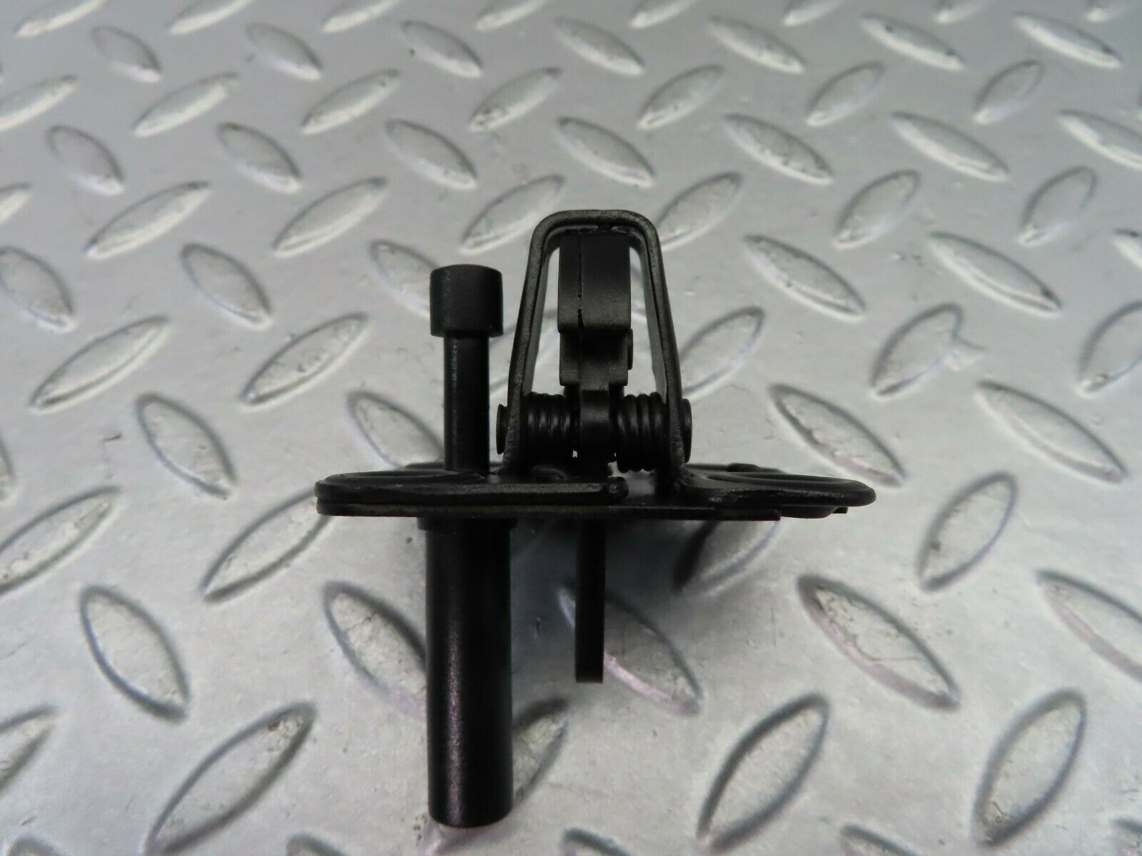 7574 Mercedes-Benz S123 230TE Wagon Bonnet Lock