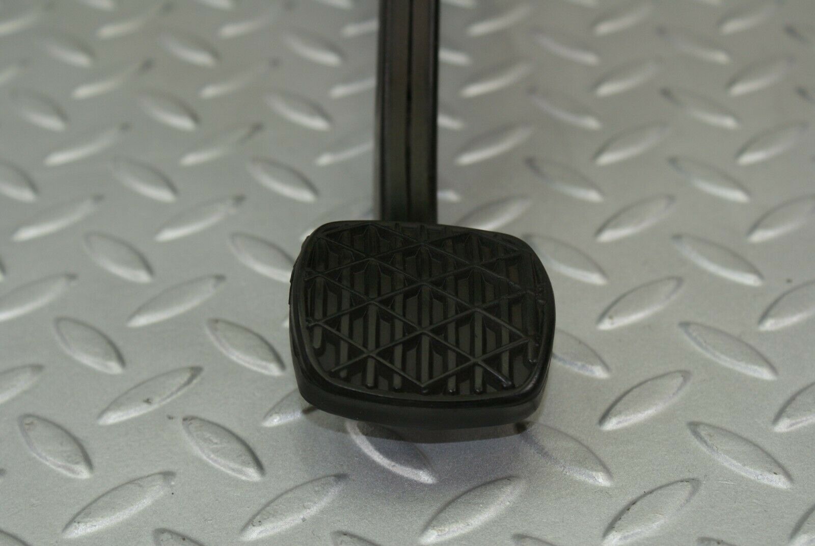 3167 Mercedes-Benz W115 220D Parking Brake Pedal Mechanism